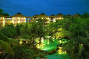 View vườn lúc thành phố lên đèn - Khách Sạn Resort Furama Đà Nẵng